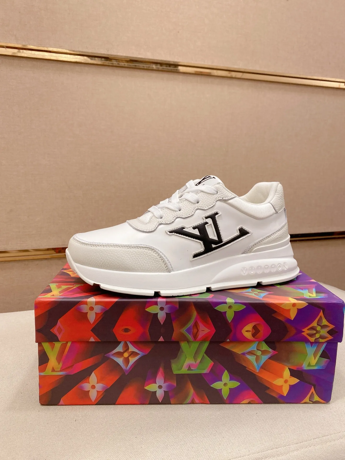 Men's shoes: 442💰🎉🎉LV~Louis Vuitton trendy men's shoes, new shipments, latest matching, the same style as the official website, super high quality, hot sales of the season [strong][strong][strong]Selected first-layer cowhide, comfortable sheepskin lining, original last, comfortable on the foot, wear-resistant rubber outsole, size: 38-44.